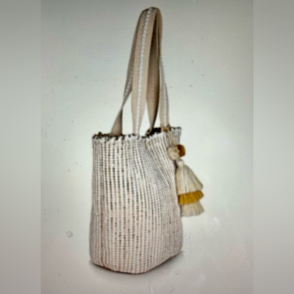 Natural Beauty Market Tote by America & Beyond - Picture 3 of 10